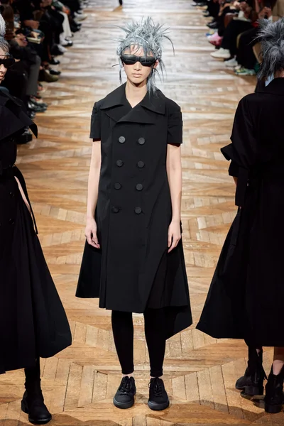 Look 11